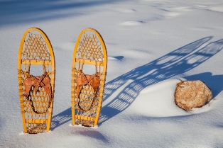 Outdoor guide snow shoes walking tour